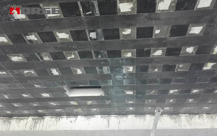Retrofit seismik untuk bangunan oleh CFRP