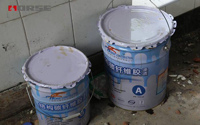 Lembar CFRP yang terikat secara eksternal ke beton