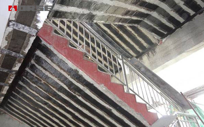 Penguatan tangga dengan bahan FRP