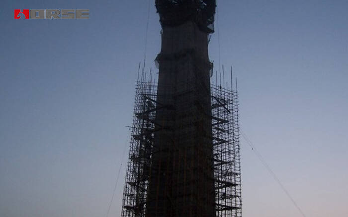 Pagoda retrofitting serat karbon