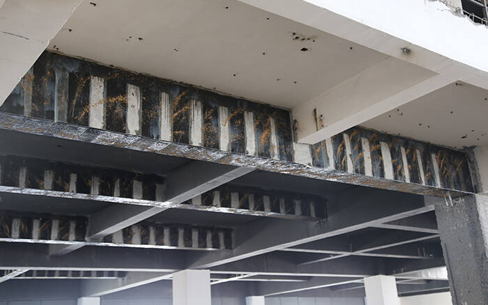 Kain serat karbon balok beton diperkuat