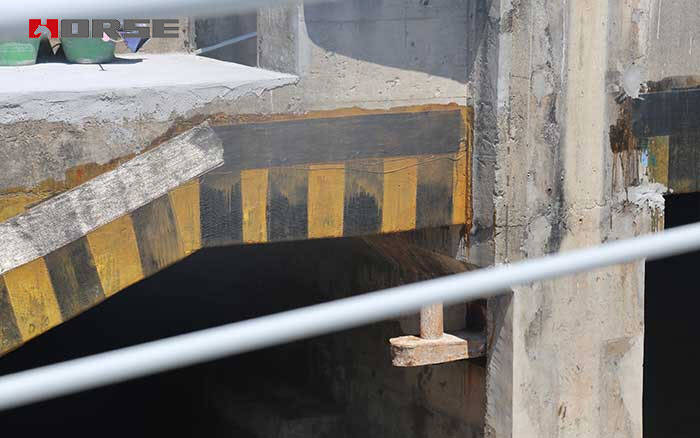 Dermaga Beton Bertulang Serat Karbon