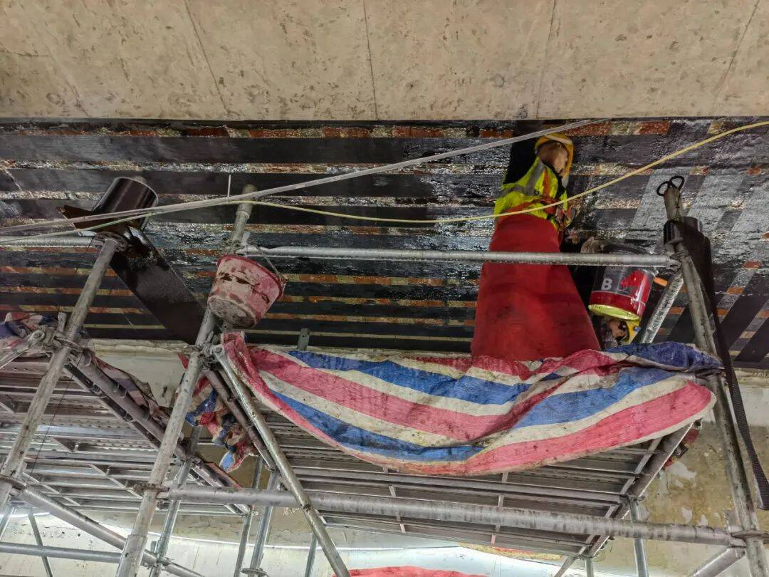 penguatan dan perbaikan serat karbon