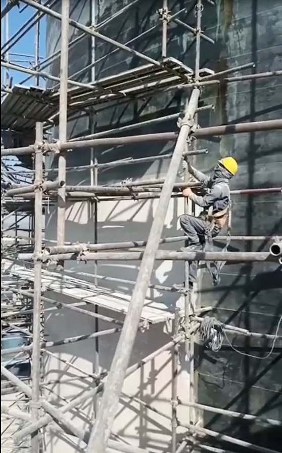 Penguatan Serat Karbon pada Menara Beton