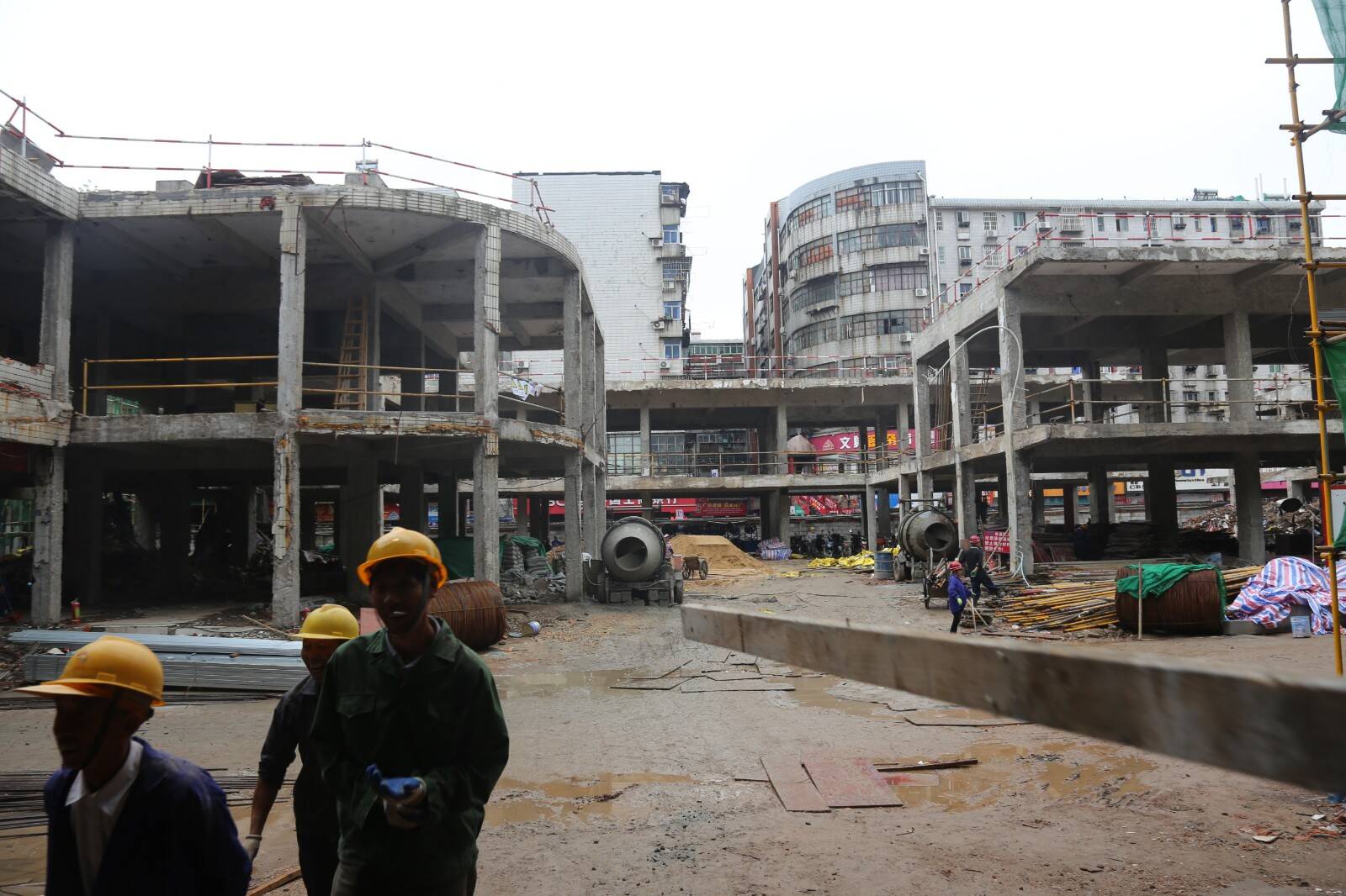 membangun kekuatan serat karbon