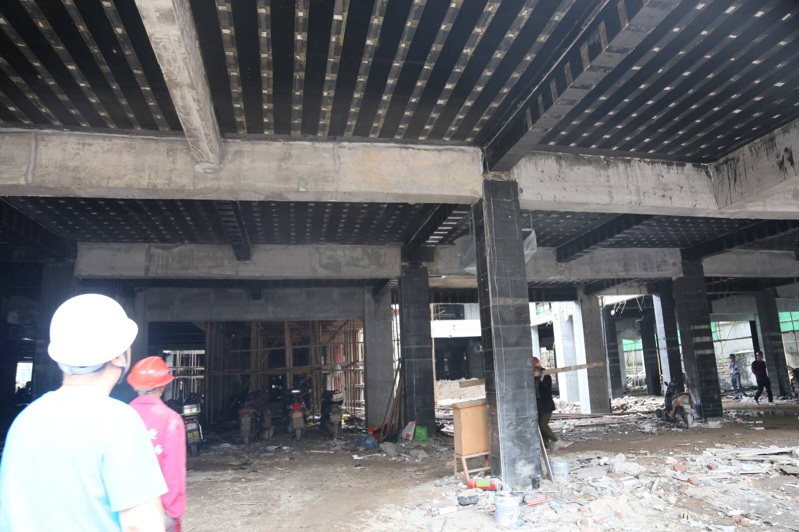 membangun kekuatan serat karbon