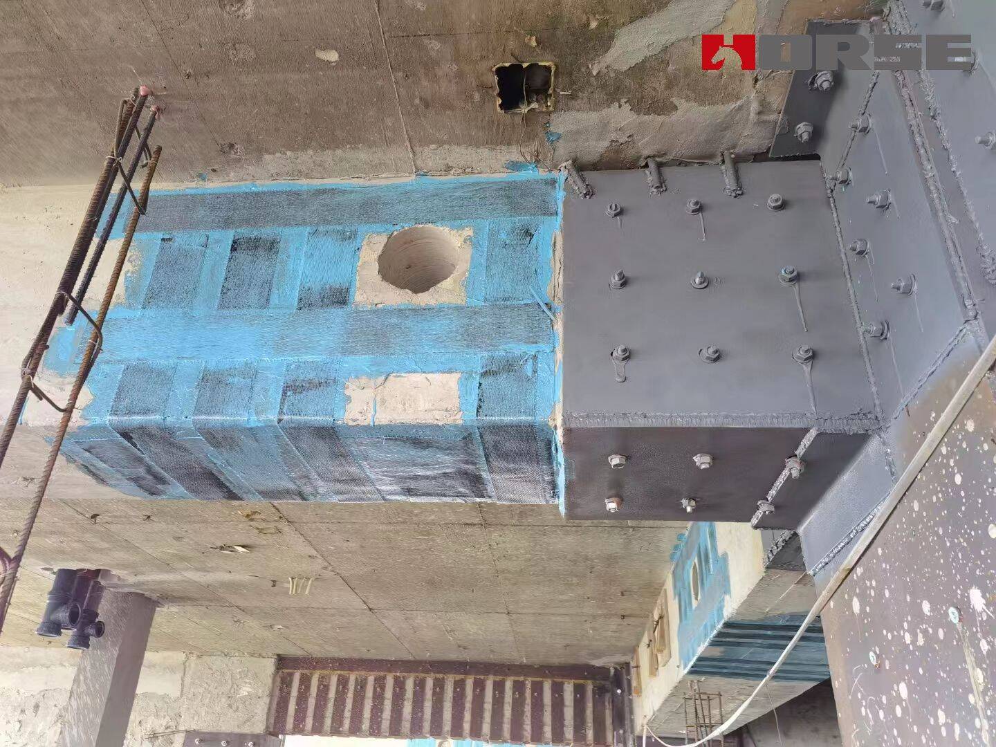 Balok Beton Bertulang Dengan Bukaan Diperkuat Menggunakan Lembaran CFRP