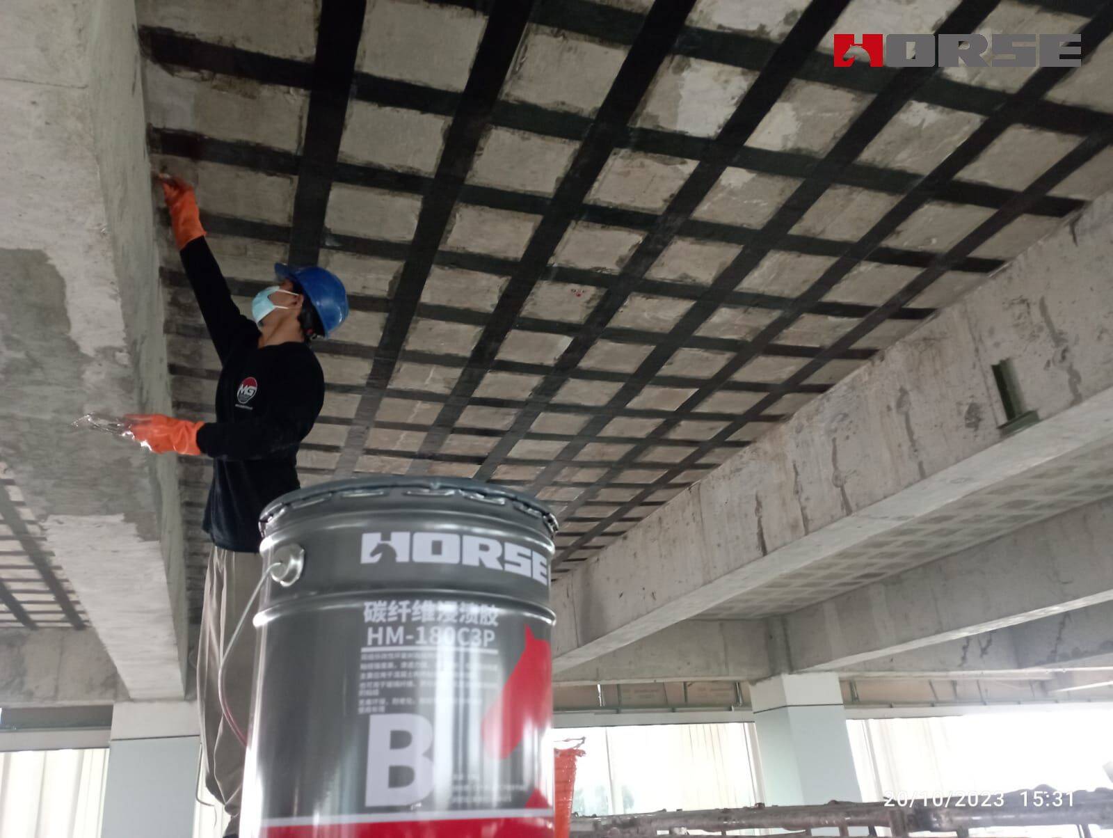 Perbaikan Retak Beton Serat Karbon