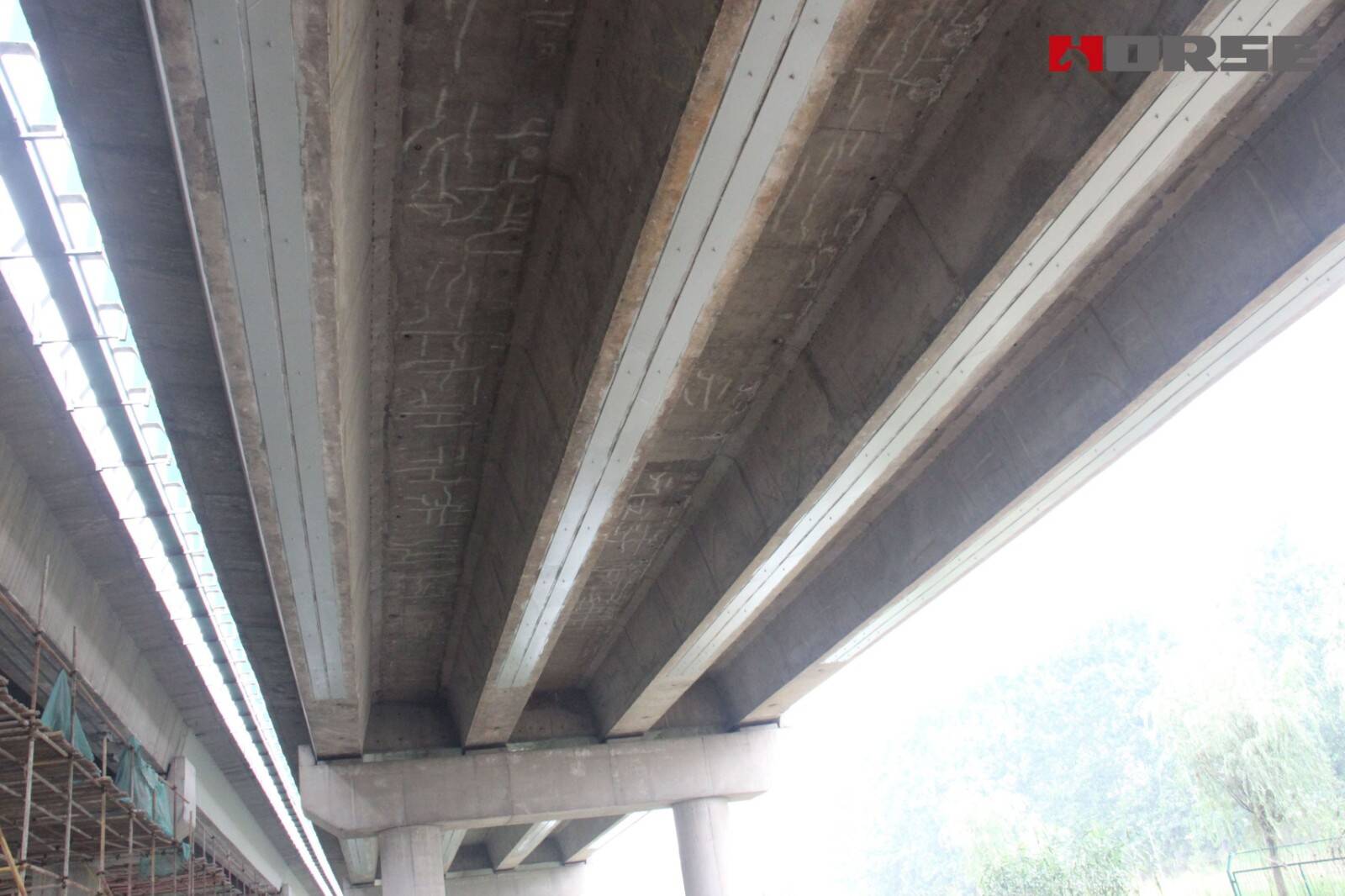 Solusi untuk Perbaikan Retak Jembatan - Plat Baja Berikat Epoxy