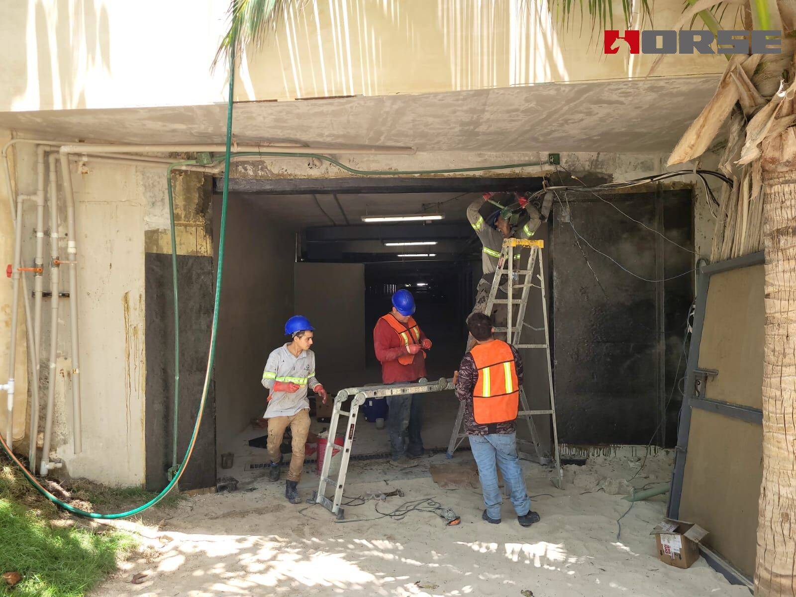 Peneguhan Balok dan Kolom dengan Serat Karbon