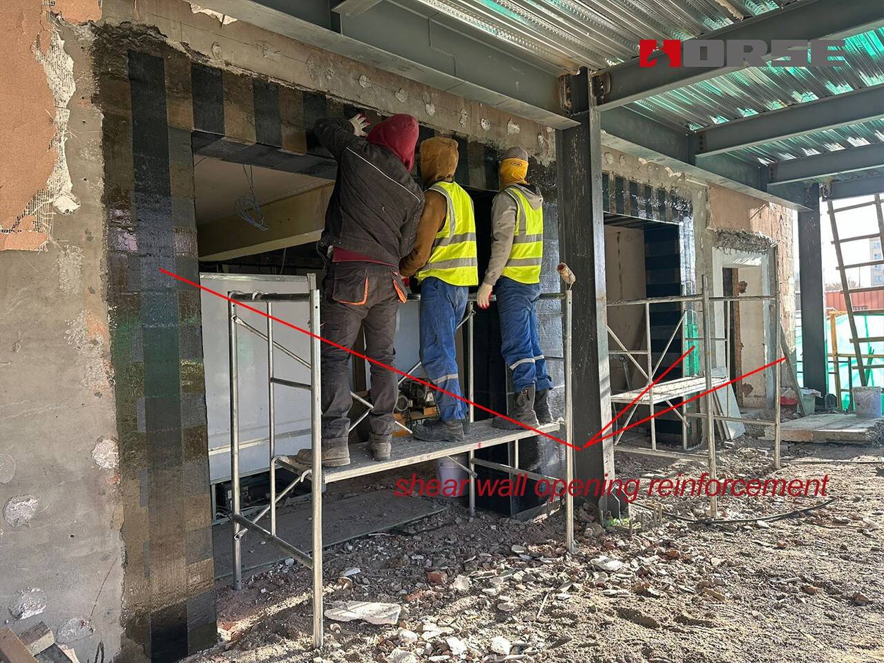 Kasus Renovasi Pabrik Lama Menjadi Gedung Perkantoran dengan Serat Karbon