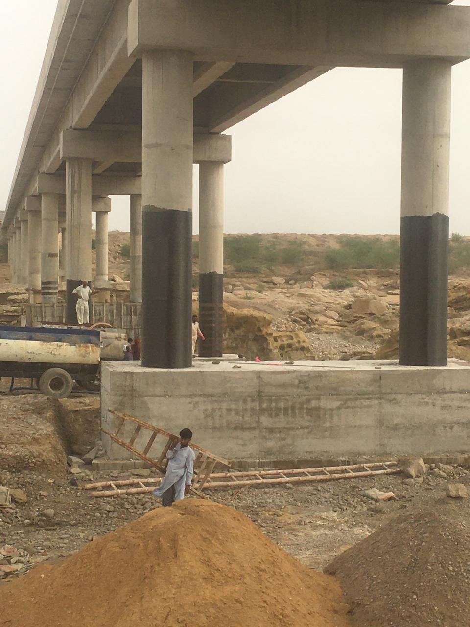 Penguatan Jembatan dengan Lembaran Serat Karbon HM-60