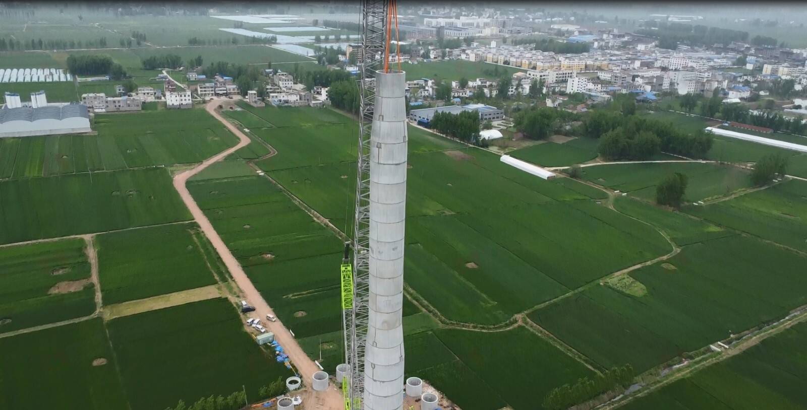 Perakitan Menara Beton Turbin Angin