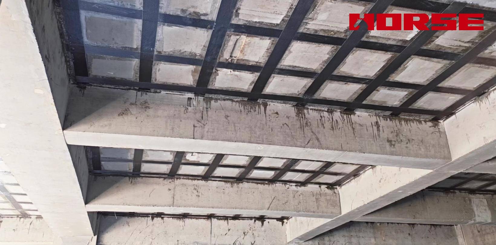 Meningkatkan Kapasitas Beban Pelat Beton dengan Perkuatan Komposit FRP