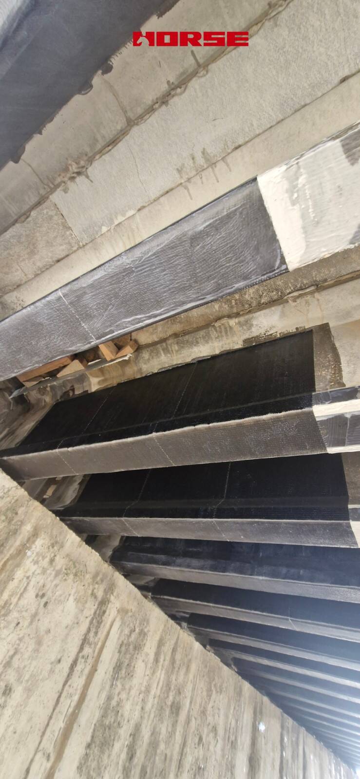 Perkuatan Jembatan Multi-Gelagar Beton Prategang dengan Laminat CFRP dan U-wrap Perkuatan Jembatan Multi-Gelagar Beton Prategang dengan Laminat CFRP dan U-wrap