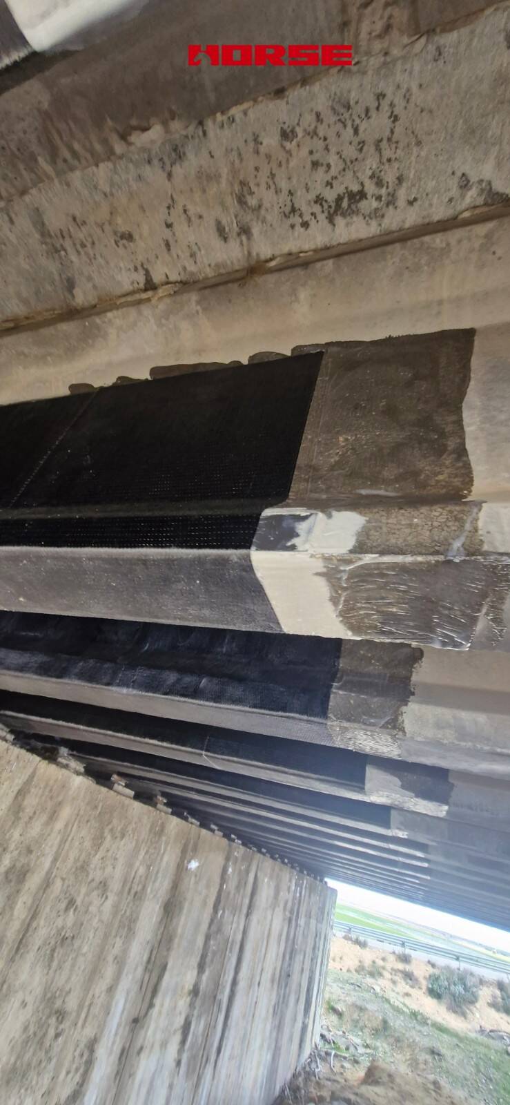 Perkuatan Jembatan Multi-Gelagar Beton Prategang dengan Laminat CFRP dan U-wrap Perkuatan Jembatan Multi-Gelagar Beton Prategang dengan Laminat CFRP dan U-wrap
