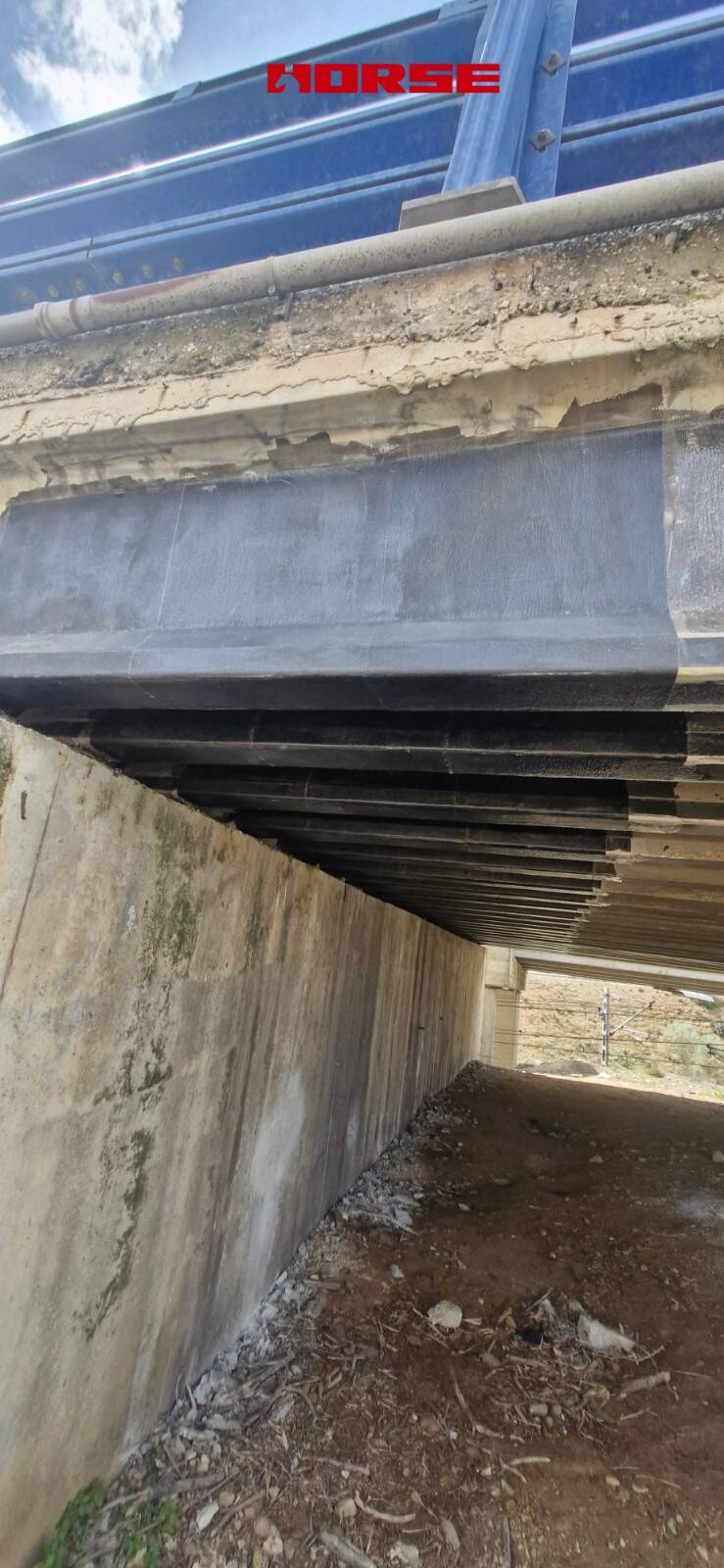 Perkuatan Jembatan Multi-Gelagar Beton Prategang dengan Laminat CFRP dan U-wrap Perkuatan Jembatan Multi-Gelagar Beton Prategang dengan Laminat CFRP dan U-wrap