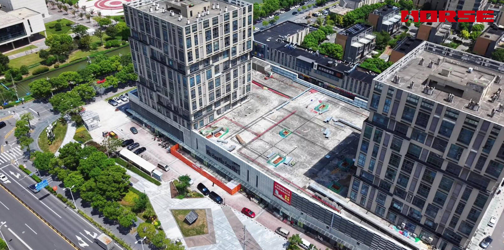 Perkuatan Struktural dengan Serat Karbon setelah Pembongkaran Pelat Lantai