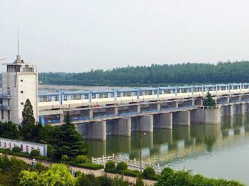 Penguatan serat karbon pada balok T jembatan jalan raya Hanzhuangzha