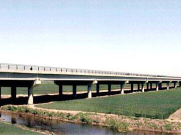 Aplikasi Teknologi Penguatan Struktur Beton Lembaran Serat Karbon