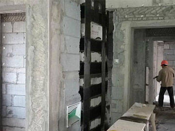 Dinding Geser Diperkuat Dengan Serat Karbon