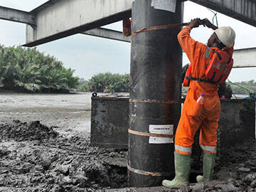 Proyek Jaket Tiang FRP di Afrika