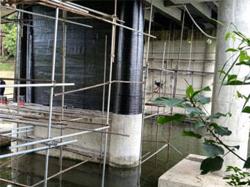 Jembatan penguat serat karbon dan Girder